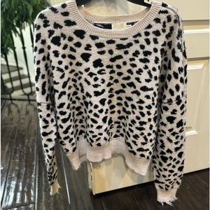 NATIONAL LTD leopard print beige and tan alpaca pullover sweater